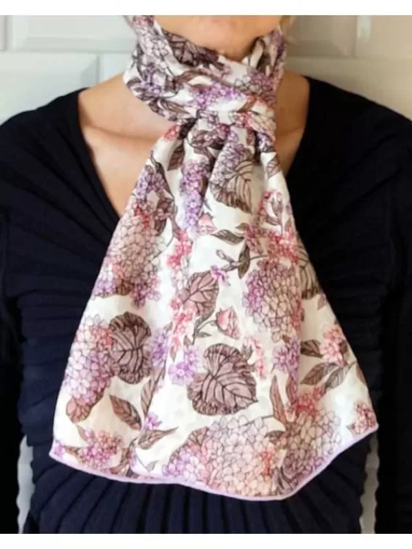 Store Mon Foulard en Soie Foulard Echarpe en soie luxe femme CBFE2924